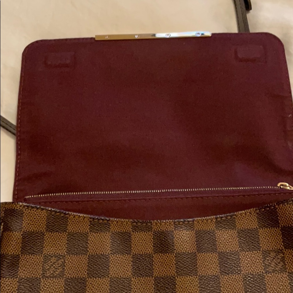 Louis Vuitton Crossbody - Picture 5 of 9